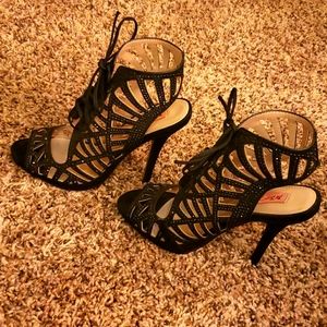 Betsy Johnson Black Rhinestone Heels 6